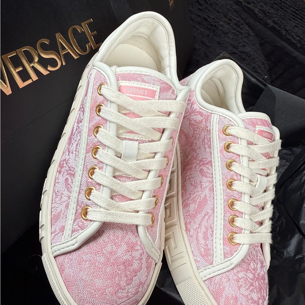 Versace Women's Sneakers in Pink and White